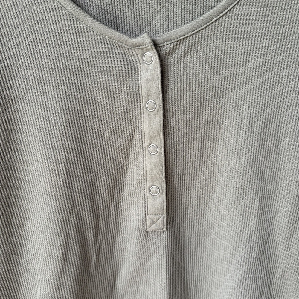 Eddie Bauer ribbed long-sleeve henley top Sage Green Women's Size Medium - Picture 5 of 8